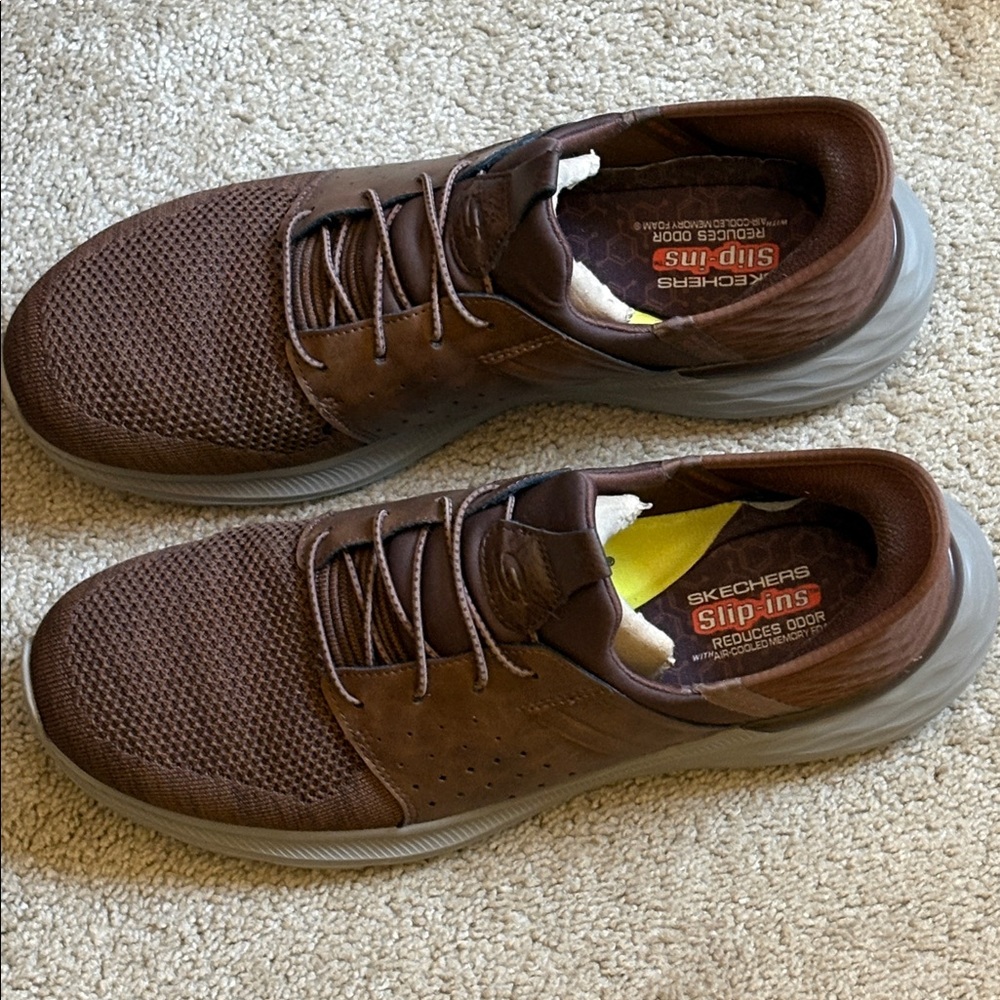 NEW MENS SKECHERS SIZE 13